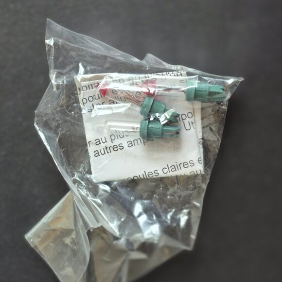 10 Light Porcelain Angel Tree Top - Picture 8 of 11